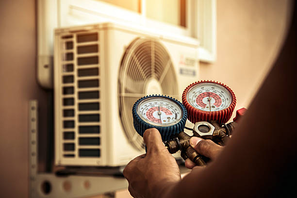 Professional Ac Installation technician working in Mount Pleasant, TX